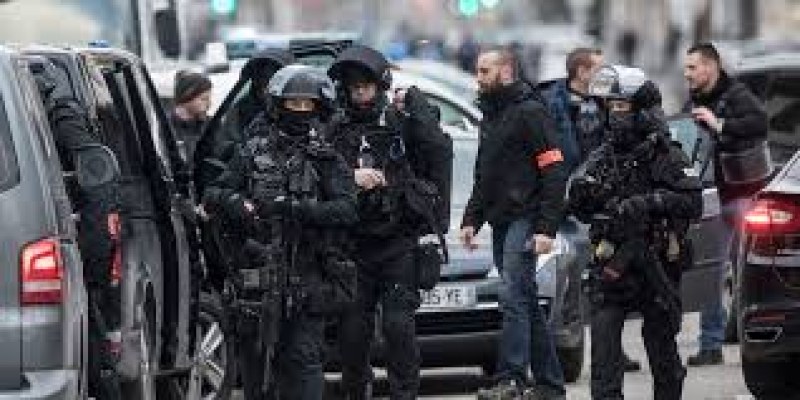 Акция след атентата в Страсбург! Жандармерия блокира цяло предградие, има арестувани