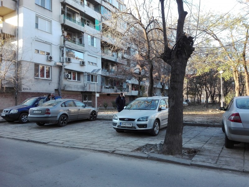 Направиха нова фитнес площадка на открито и паркинг в центъра на Пловдив