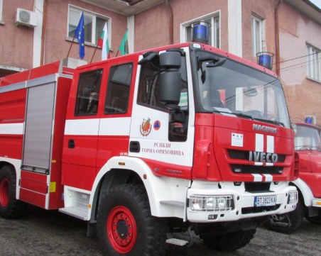 Евакуираха ученици заради запалена течност в гимназия