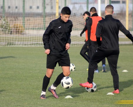 Ботев хвърля двама 16-годишни срещу ЦСКА утре