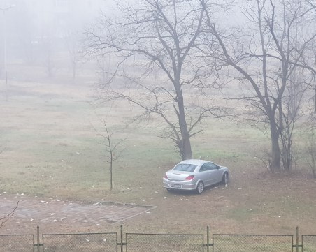 Гневна пловдивчанка: Проститутки и наркомани сеят боклуци и зарази до децата ни СНИМКИ