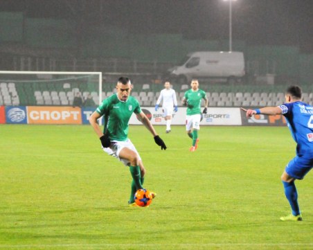 Мартин Камбуров еднолично се превърна в най-големият кошмар на Левски ВИДЕО