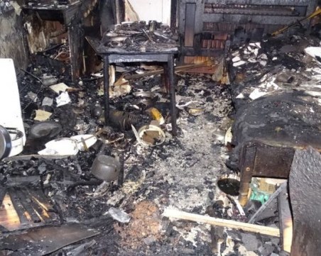 75-годишен мъж е с тежки изгаряния след пожар в дома му