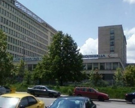 Блъснатият полицай е в тежко състояние в болница “Св. Анна“