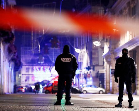 Стотици почетоха паметта на жертвите от атентата в Страсбург