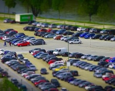 Студенти създадоха платформа за споделено паркиране