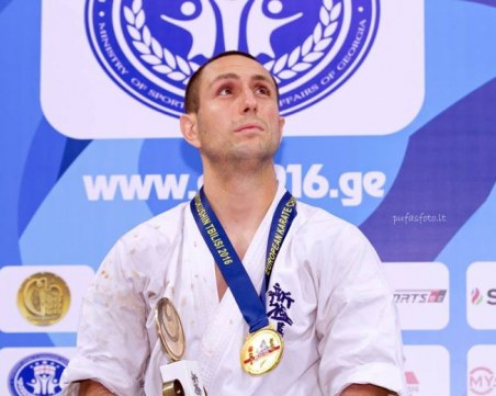 Женско царство води Валери Димитров към титлите в карате СНИМКИ