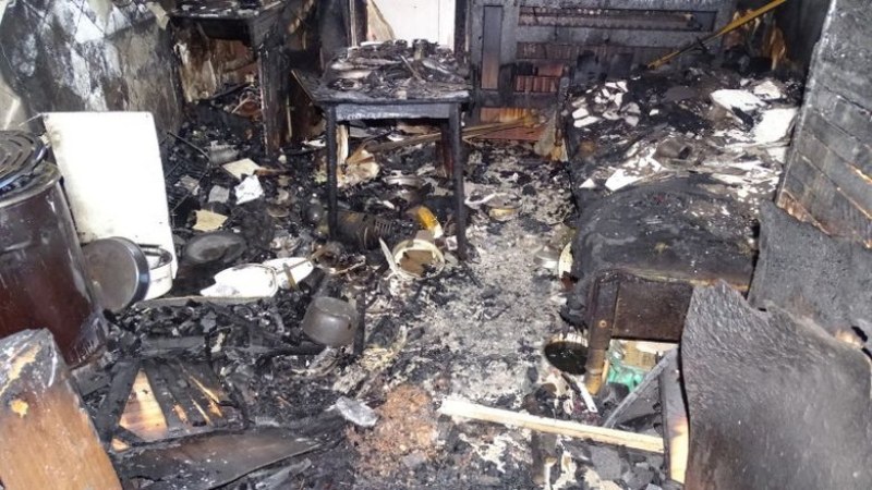 75-годишен мъж е с тежки изгаряния след пожар в дома му