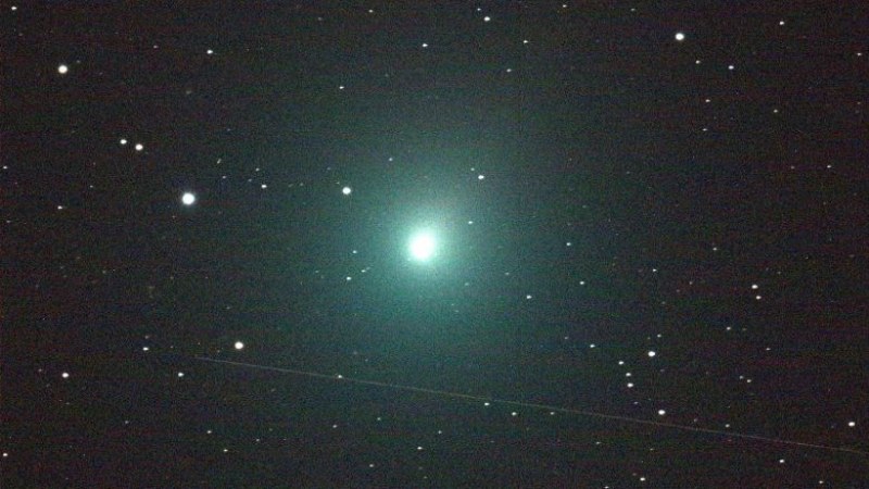 Коледна комета ще озари небето тази нощ