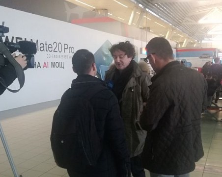 Горан Брегович е вече на българска земя, очаква срещата с феновете си в Пловдив