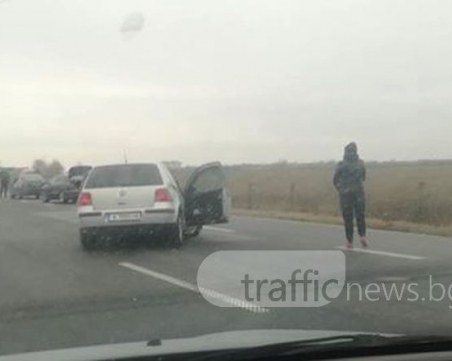 Катастрофа затруднява движението на АМ Тракия край Пловдив СНИМКА