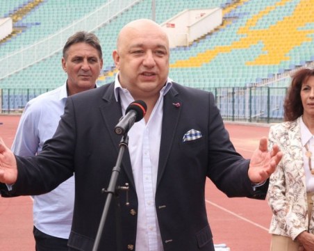 Министърът на спорта ще инспектира спортни зали у нас