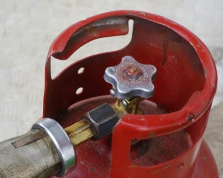 Взрив на газова бутилка уби 59-годишен мъж