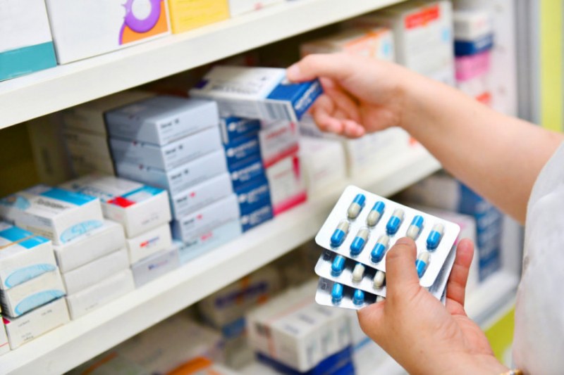Здравната каса спира стимулите за аптеките за скъпи лекарства