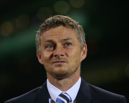 Легенда на Манчестър Юнайтед поема тима след уволнението на Моу