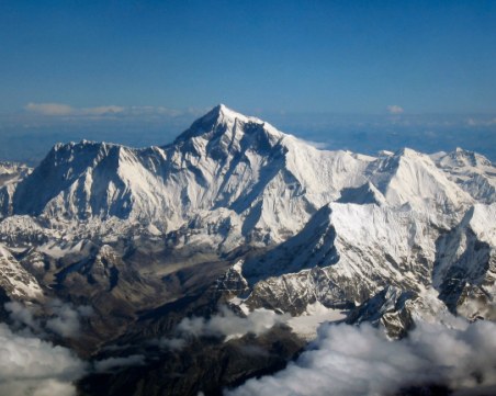 Откриха телата на алпинисти, изчезнали в Хималаите преди 30 години