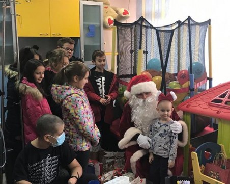 Примерът: Малки пловдивчани се отказаха от подаръци, за да зарадват нуждаещи се деца СНИМКИ