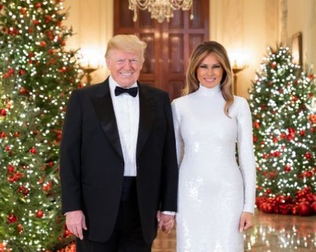Семейство Тръмп публикува официалната си коледна снимка