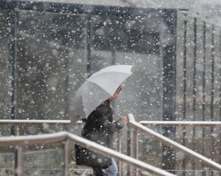 Сняг и студ сковават страната, жълт код за 9 области за опасно време