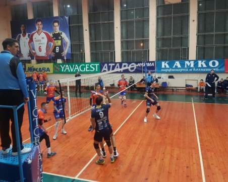 Виктория Волей на крачка от сензация срещу лидера в Суперлигата