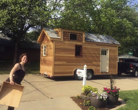 Злосторници задигнаха... къща, полицията я издирва