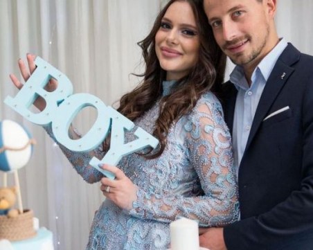 Ахмед Доган посрещна внука си със заря и тежка софра