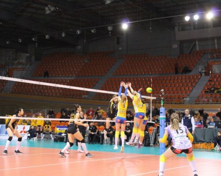 Марица се бори достойно, но отстъпи на световния шампион