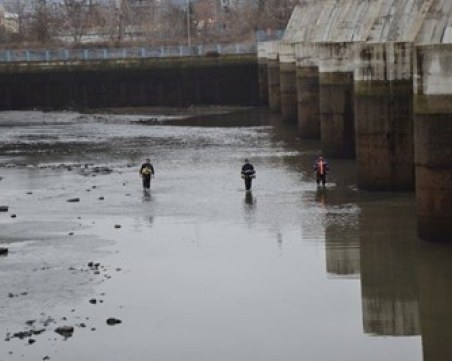 Привлякоха като обвиняема майката на мъртвото дете, открито във Водното огледало