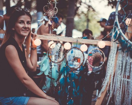 Красиви и работливи: Креативна дизайнерка улавя кошмарите на пловдивчани! Ето как СНИМКИ