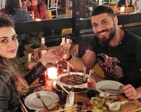 Маскирани нападнаха Фики и съпругата му, докато отиват на кино