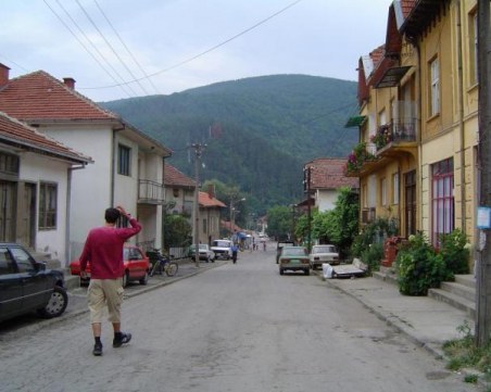 Сръбските власти върнаха подаръци за българските деца в Босилеград