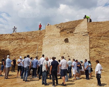Държавата развързва кесията за разкопките на могилата Малтепе