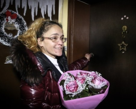 Десислава Иванчева се прибра у дома СНИМКИ