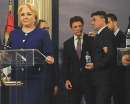 Изведоха Боби Михайлов от пресконференция, прилоша му