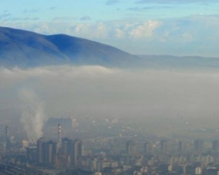 Мръсен въздух в половин България тази сутрин