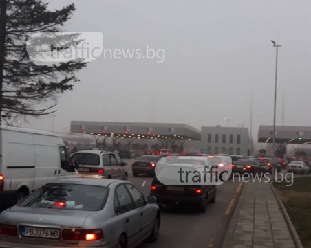 Народът се юрна на коледен шопинг в Одрин СНИМКИ