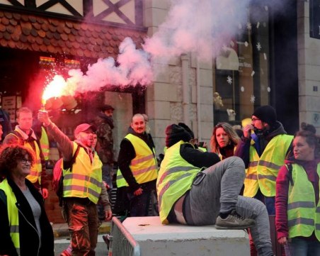 Още една жертва на протеста на “жълтите жилетки“ във Франция