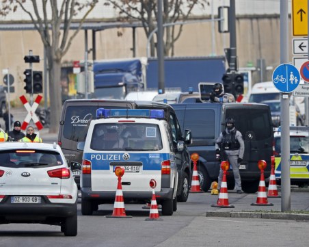 Погребаха нападателя от Страсбург при пълна анонимност