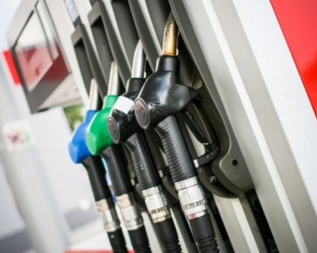 Цените на горивата с нова стъпка надолу