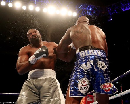 Дилиън Уайт просна Чисора с брутално кроше, чака Джошуа СНИМКИ