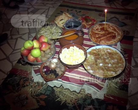 В пловдивско село посрещат Бъдни вечер по този начин ВИДЕО