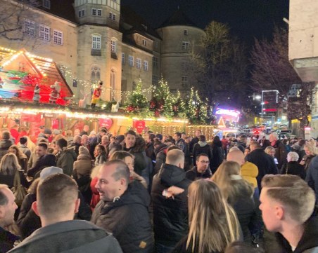 Пловдивчани на шопинг тур из най-красивите коледни базари в Европа СНИМКИ