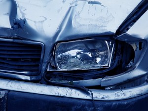 Шофьор се натресе в две коли пред къща за гости във Велинград и избяга
