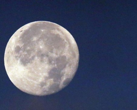 Коледа около луната! Сигналът, чието излъчване всички гледаха СНИМКИ