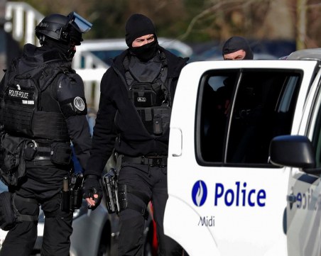 Мъж стреля с автомат в ресторант в центъра на Брюксел