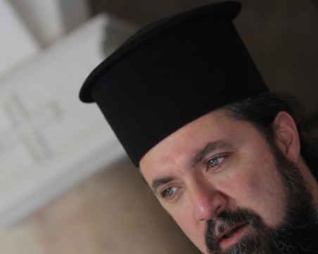 Отец Василий Сарян: Суетене, битовизъм и еуфория - празникът започва да губи своя дух