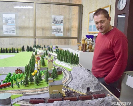 Пловдивчанин строи влакове, тунели и мостове... за децата на града ВИДЕО
