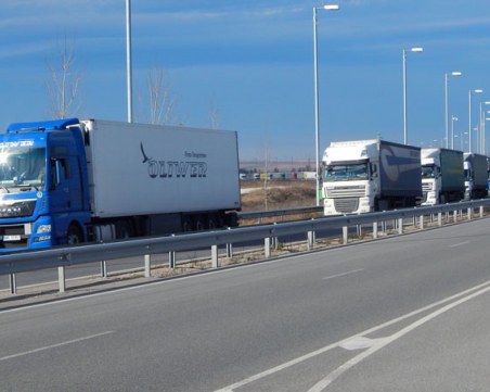 Без камиони по магистралите и натоварените пътища на Коледа