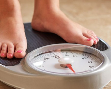 Експерти: Качвайте се често на кантара по празниците