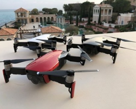 Изтребител едва не се разби в дрон, вдигнат от местен фермер